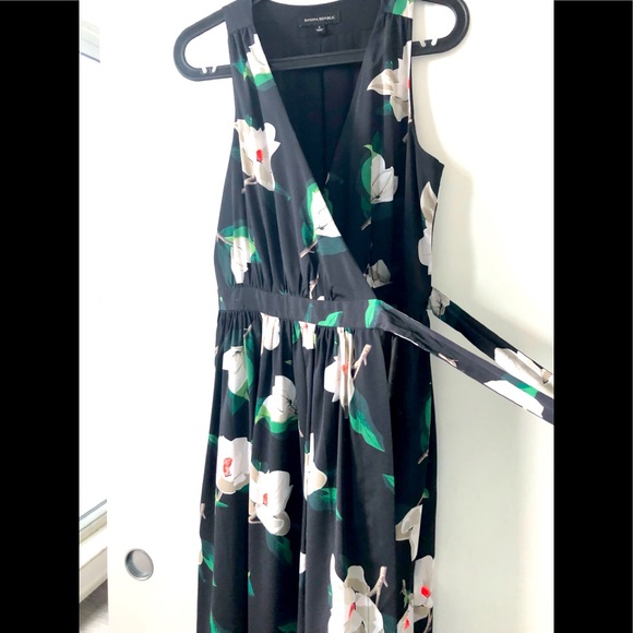 Banana Republic Floral Midi Wrap Dress - Picture 10 of 11